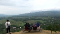 Traveler dijamin akan makin puas saat menikmati pemandangan indah yang tersaji dari ketinggian di sini. Mantap! 
