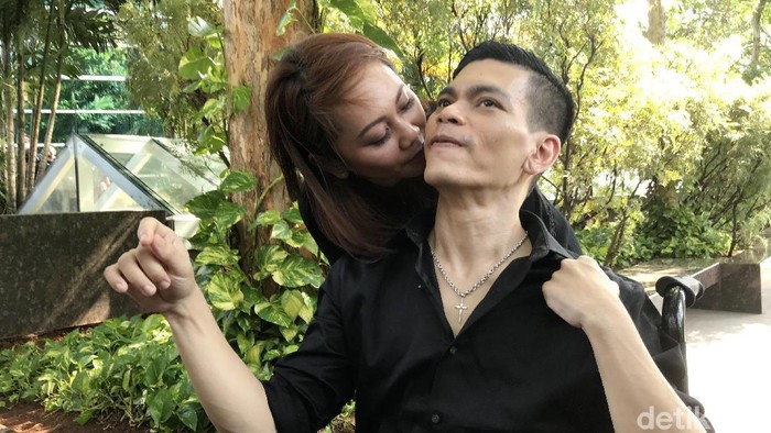 El Ibnu dan Sarah saat ditemui di kawasan Trans TV.