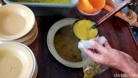 Olahan dagingnya pun tak sembarangan, semua daging pilihan yang fresh dengan kuah yang kaya akan rempah-rempah. (Tasya Khairally/detikcom)