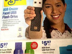 Kurang Teliti, Foto Editan Photoshop Ini Bikin Ngakak