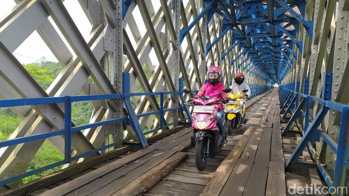 Jembatan Cirahong