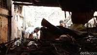 Seperti diketahui, sebanyak 13 bangunan rumah toko (ruko) di kawasan Tegalega Bandung hangus terbakar. Peristiwa kebakaran tersebut diketahui terjadi pada Minggu (6/9/2020) sekitar pukul 20.00 WIB.