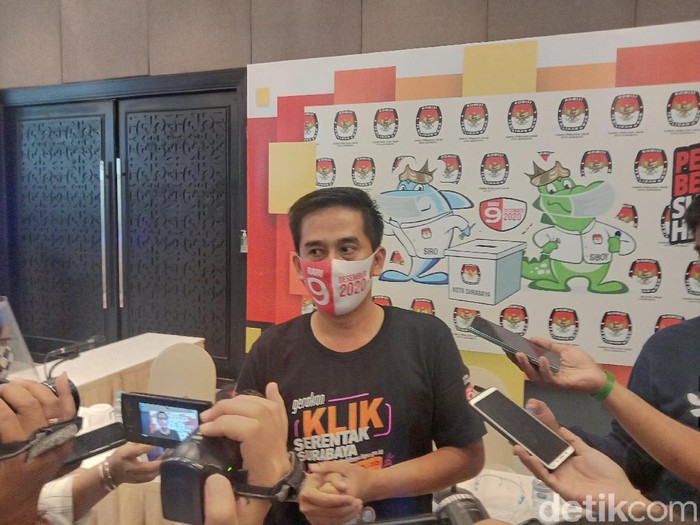KPU Surabaya memastikan, kampanye pasangan calon (paslon) Wali Kota-Wakil Wali Kota Surabaya boleh digelar secara tatap muka. Namun harus menerapkan protokol kesehatan.
