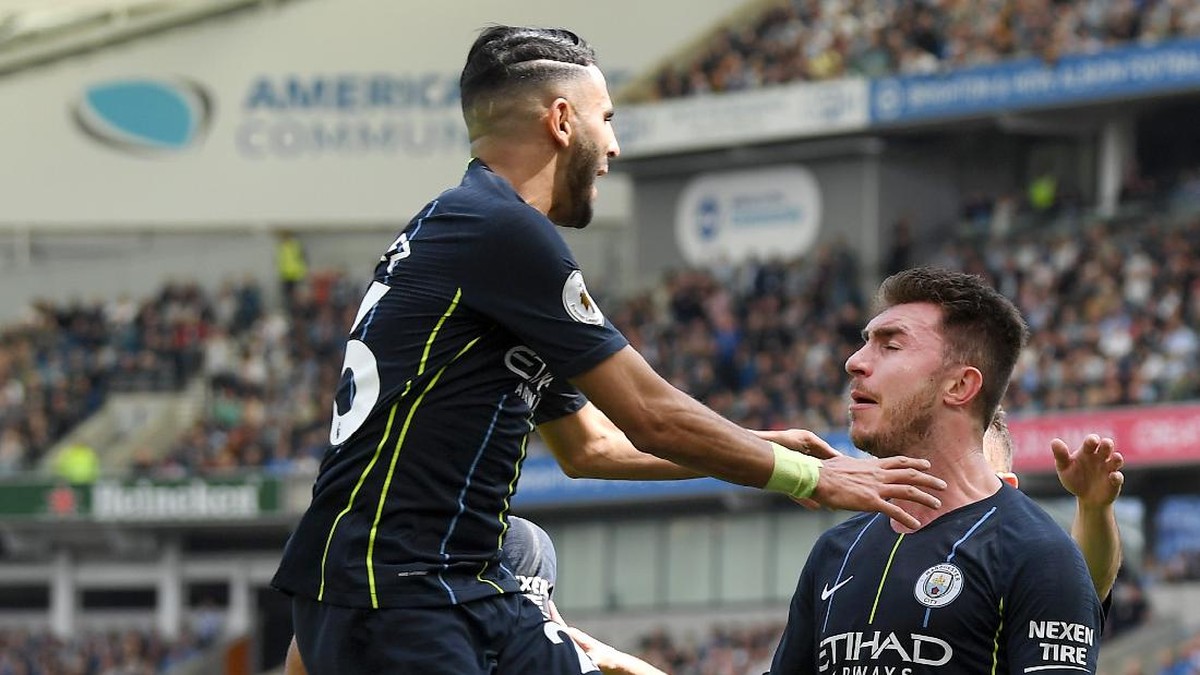 Duo Man City, Riyad Mahrez dan Aymeric Laporte terinfeksi COVID-19. (Foto: Getty Images/Mike Hewitt)