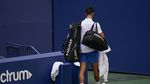 Momen Djokovic Pukul Hakim Garis Pakai Bola dan Didiskualifikasi