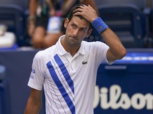 Ditahan di Bandara Melbourne, Djokovic Batal Ikut Australia Terbuka?