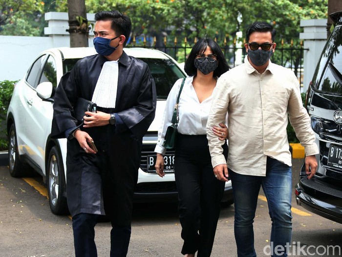 Vanessa Angel menjalani sidang kasus kepemilikan narkoba di PN Jakarta Barat, Senin (7/9). Sidang kali ini beragendakan mendengarkan keterangan saksi.