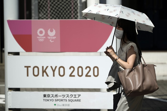 Wakil Presiden Komite Olimpiade Internasional (IOC) John Coates bersikukuh bahwa acara olahraga empat tahunan itu tetap digelar pada 2021 mendatang.