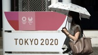 Spekulasi berkembang tentang apakah Olimpiade layak diselenggarakan atau tidak, dilihat dari sebagian besar perbatasan Jepang yang masih ditutup untuk kunjungan warga asing dan ketersediaan vaksin yang masih akan didapatkan beberapa bulan atau tahun lagi. AP Photo.