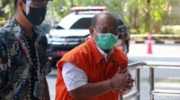 Selain memeriksa para tersangka dalam kasus dugaan korupsi PT Dirgantara Indonesia (DI), KPK juga turut memeriksa sejumlah tersangka dalam kasus dugaan korupsi Bupati nonaktif Kutai Timur Ismunandar.