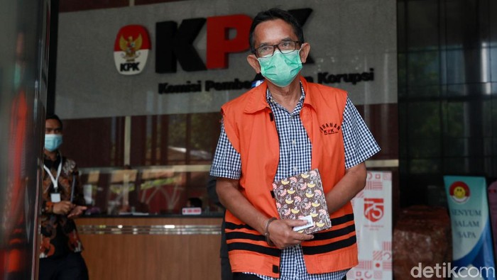 KPK memeriksa sejumlah tersangka kasus korupsi hari ini, Senin (7/9/2020). Para tersangka terjerat sejumlah kasus dugaan korupsi yang tengah diselidiki KPK.