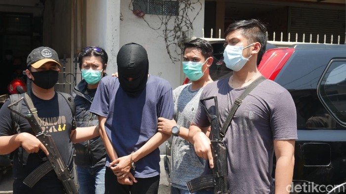 Pemuda Bandung Produksi Gorilla