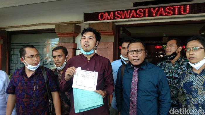 Pengacara Jerinx SID melayangkan surat keberatan sidang digelar secara online ke PN Denpasar.
