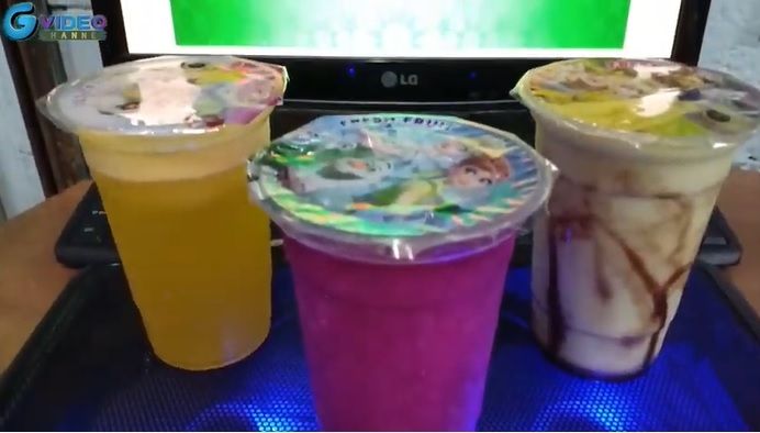Penjual jus buah cantik di Bandung