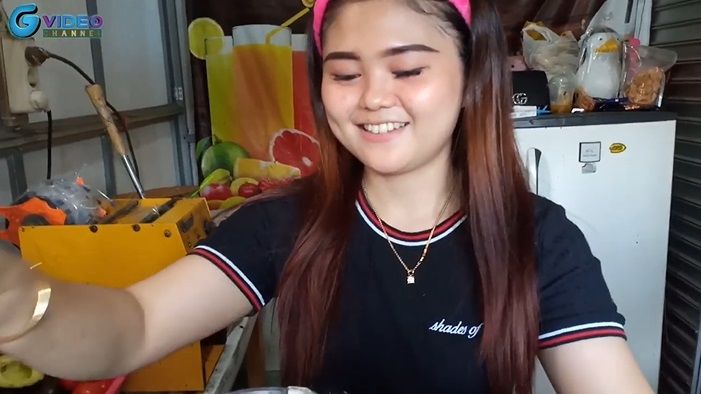 Penjual jus buah cantik di Bandung