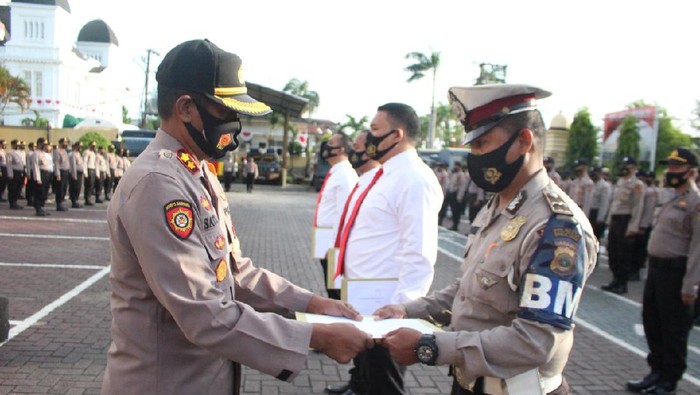 Polisi di Aceh dapat penghargaan dari Kapolda (dok. Istimewa)