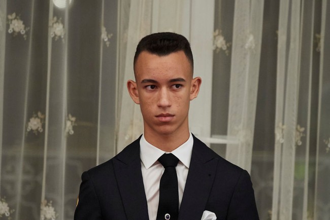 Pangeran Moulay Hassan merupakan putra pertama dari Raja Maroko Mohanned. Remaja 17 tahun ini menguasa empat bahasa yakni Arab, Prancis, Inggris dan Spanyol. Foto: Carlos Alvarez/Getty Images