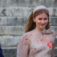 Putri Elisabeth adalah anak pertama Raja Philippe dari Belgia. Meskipun raja memiliki putra, peraturan kerajaan berubah 10 tahun sebelum kelahirannya, yang mengharuskan anak pertama sebagai pewaris takhta. Putri Elisabeth kini berusia 18 tahun dan akan menjadi ratu Belgia pertama saat naik takhta nanti. Foto: Olivier Matthys/Getty Images