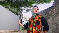Rina Gunawan pun tak kalah bikin mata tertuju pada keberhasilan turunkan berat badan. Foto: Instagram @@rinagunawan28