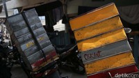 Banpres Produktif ini untuk pelaku usaha mikro yang selama ini susah mendapat akses pinjaman untuk modal kerja, terlebih di masa pandemi. Dengan catatan, pelaku usaha mikro tidak sedang menerima kredit perbankan.