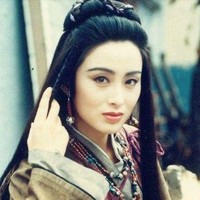 Aktris Hong Kong Sharla Cheung memang sudah lama tidak tampil dalam acara televisi atau film. Tapi belakangan namanya kembali jadi perbincangan setelah penampilan terbarunya terungkap melalui foto-foto yang diunggah di media sosial Weibo. Foto: Internet