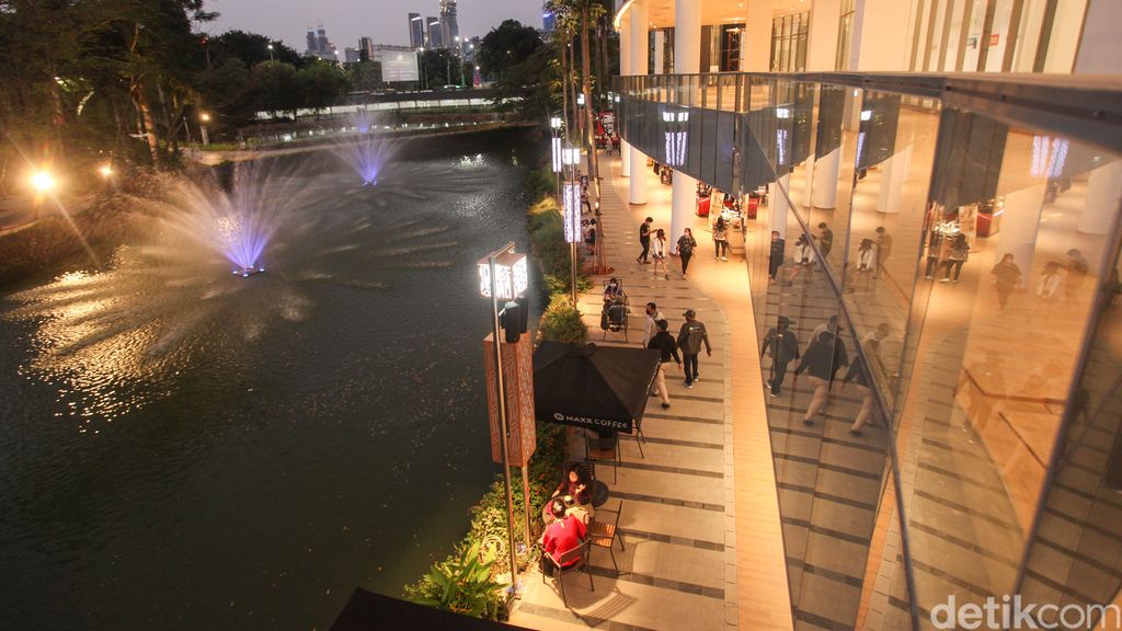 Senayan Park Mall atau SPARK Mall