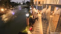 Mal yang berada di jantung Ibu Kota ini baru dibuka secara soft opening pada pertengahan Agustus 2020 lalu, jadi wajar saja bisa masih terlihat sepi ya guys.  
