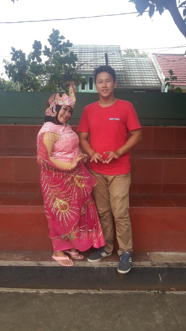 Pasangan yang sukses turun berat badan itu viral setelah sang wanita bernama Gita membagikan kisahnya di TikTok. Lost 37 kg, demikian Gita Octaviani Buana Putri menulis di video yang diunggahnya ke  akun TikToknya @gitanongg. Foto: Dok. pribadi Gita Octaviani.