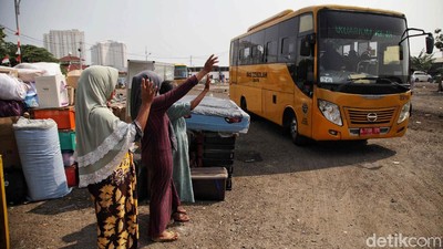 Foto Warga Kampung Akuarium Pindah ke Rusun Pesakih