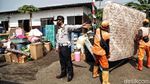 Foto Warga Kampung Akuarium Pindah ke Rusun Pesakih