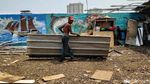 Warga Kampung Akuarium Mulai Bongkar Rumah