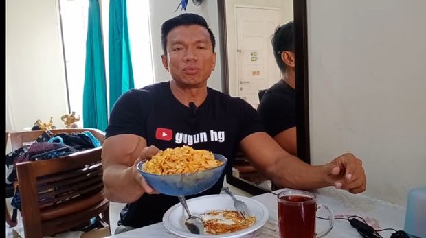 Youtuber Ikuti Pola Makan Ronaldo, Makan 6 Kali Sehari