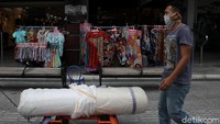 Diketahui, beberapa waktu lalu seorang pedagang kaki lima (PKL) yang berjualan di kawasan Malioboro, Yogyakarta, meninggal dengan status positif COVID-19.