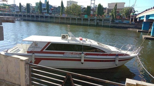 Ambulans laut sandar di Kabupaten Pangkep (ANTARA/Nur Suhra Wardyah)