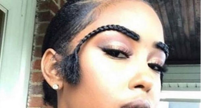 Nah, pernah lihat nggak sebelumnya orang yang punya alis sepanjang ini? Kalau setiap hari harus membentuk alis seperti ini sih nggak kebayang deh berapa lama waktu yang dibutuhkan. Foto: Instagram @theshaderoom