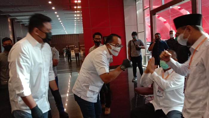 Duo Nasution, Bobby dan Akhyar menjalani tes psikologi (Foto: Ahmad Arfah/detikcom)