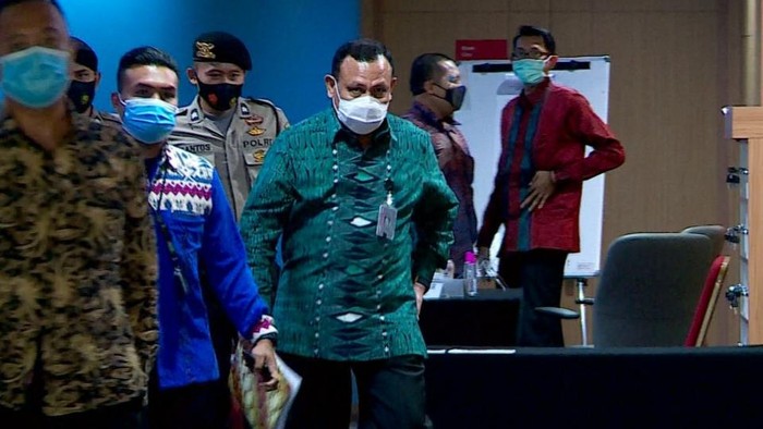 Ketua KPK Firli Bahuri usai menjalani sidang etik di gedung ACLC KPK, Selasa (8/9/2020).