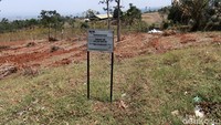 Berdasarkan keterangan warga sekitar, tanah tersebut saat ini digarap warga untuk dijadikan sebagai lahan pertanian.