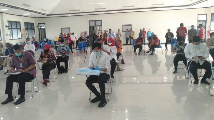 Gibran dan 21 calon peserta Pilkada di Jateng jalani tes kesehatan di Solo, 8/9/2020