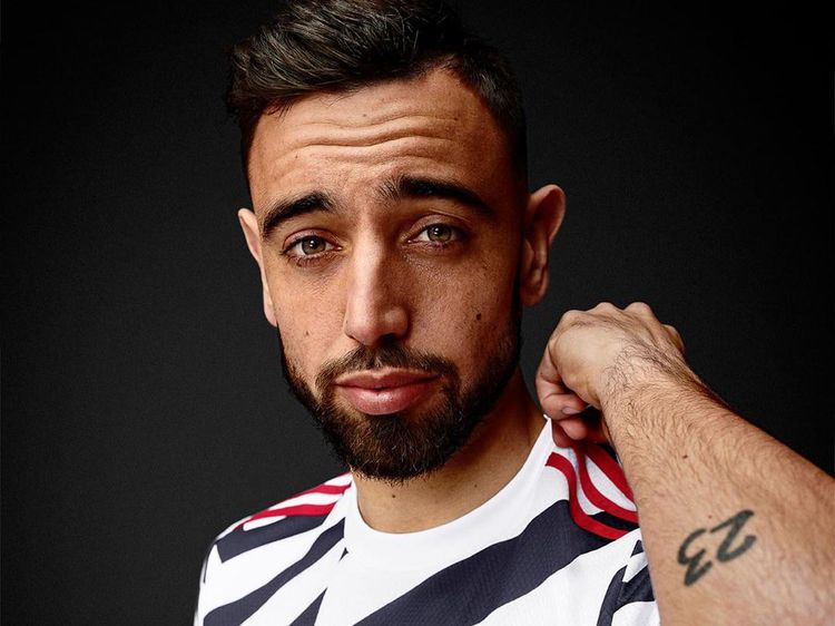 Jersey Ketiga MU Sampai Juve: Keren atau Aneh?