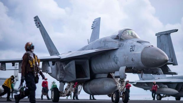 Kapal Induk USS Ronald Reagan di Laut Filipina (Tangkapan Layar Twitter @USNavy)