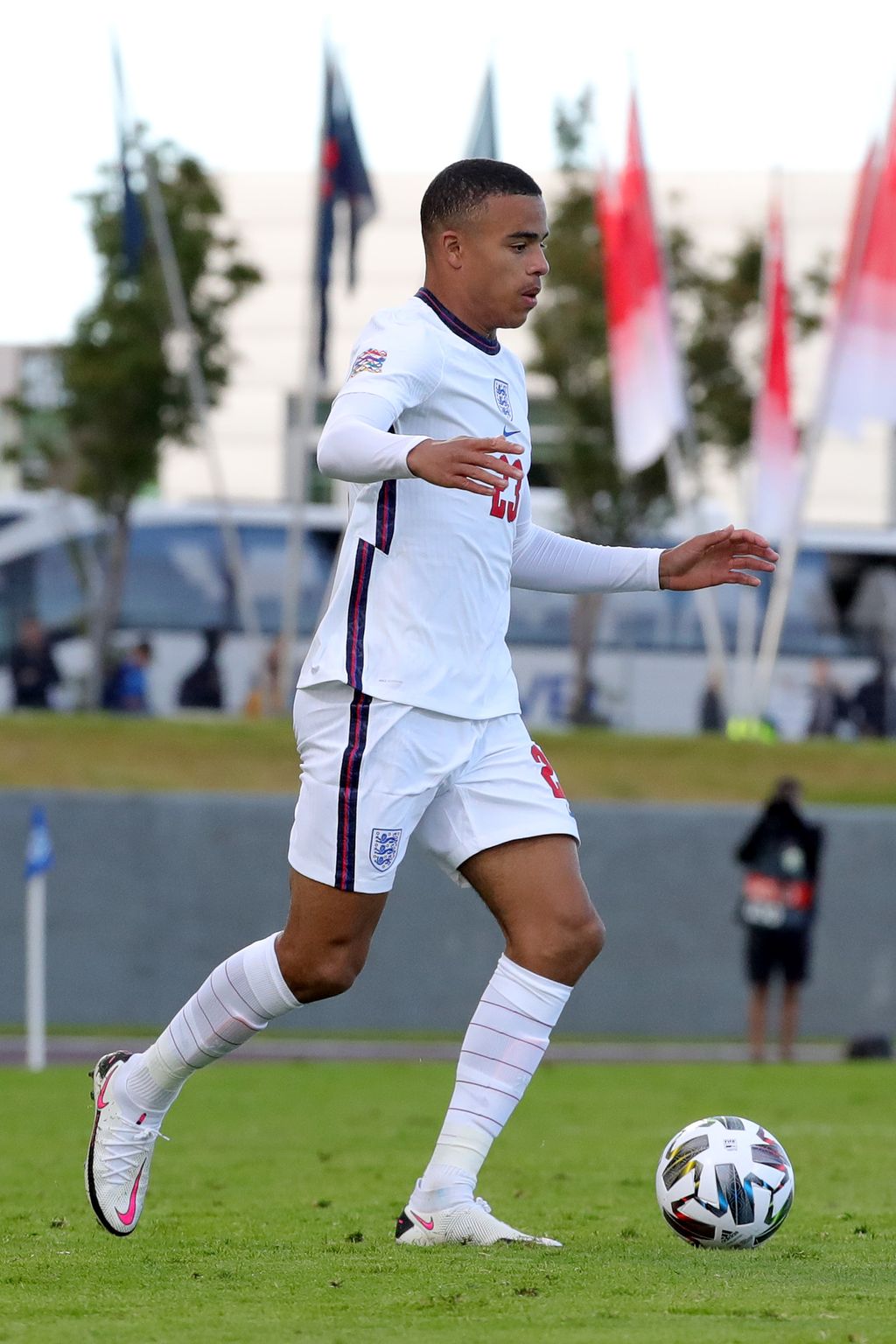 REYKJAVIK, ICELAND - SEPTEMBER 05: Mason Greenwood of England runs with the ball during the UEFA Nations League group stage match between Iceland and England at Laugardalsvollur National Stadium on September 05, 2020 in Reykjavik, Iceland. (Photo by Haflidi Breidfjord/Getty Images)