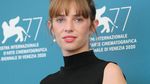 Maya Hawke Pernah Diusir dari Sekolah Karena Tak Bisa Baca