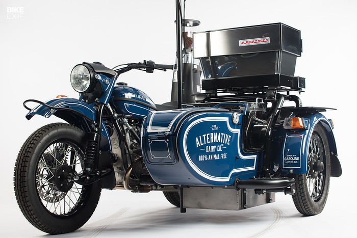 Modifikasi motor Ural jadi kafe keliling
