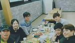 10 Potret Tampan Park Bo Gum Saat Makan Daging dan Ramyeon