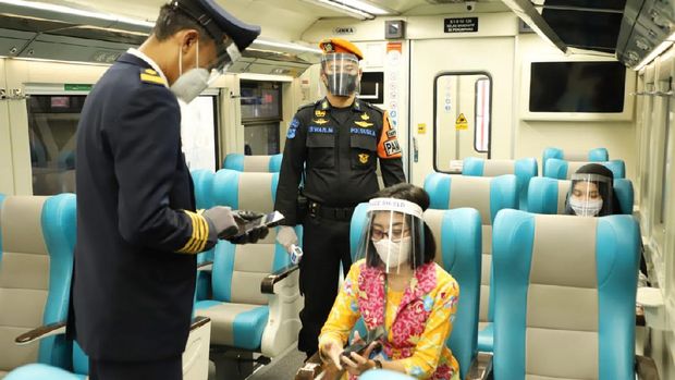 protokol kesehatan di kereta api