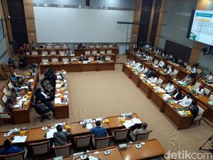 Emosional di Rapat DPR, Politikus PAN Sebut Fachrul Tak Cocok Jadi Menag