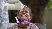 Dengan tambahan tersebut, total 72.775 kematian akibat Corona kini tercatat di India. Dengan total ini, India menempati peringkat ketiga sebagai negara dengan total kematian tertinggi di dunia, setelah Amerika Serikat (AS) dengan lebih dari 189 ribu kematian dan Brasil dengan lebih dari 126 ribu kematian.