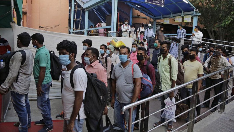 Rekor Lagi, India Catat 1.133 Kematian Corona dalam Sehari Otoritas India melaporkan lebih dari 1.100 kematian akibat virus Corona (COVID-19) dalam sehari di wilayahnya.