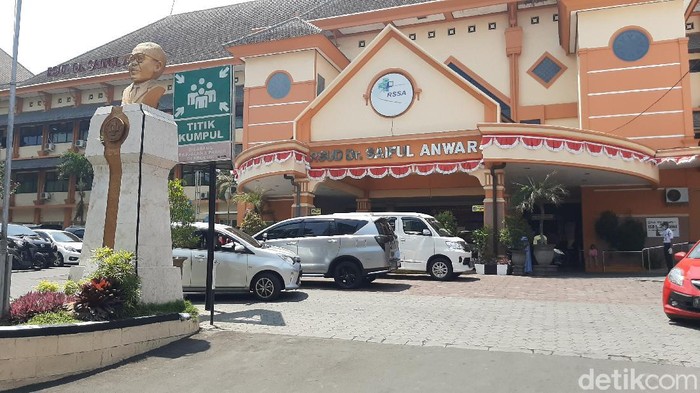 Sebanyak 8 pasangan calon (Paslon) kepala dan wakil kepala daerah menjalani tes kesehatan di RS dr Saiful Anwar (RSSA) Kota Malang.